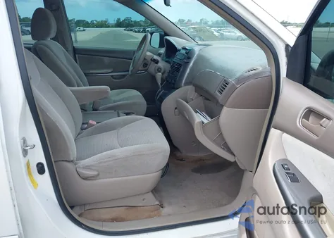 2009 Toyota Sienna Ce z USA, uszkodzony, nr VIN 5TDZK23C99S255503